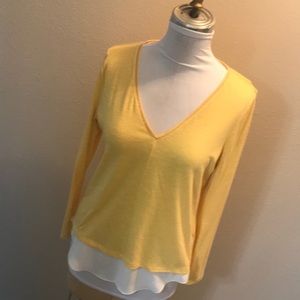 Textured lightweight long-sleeved Tee